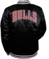 Preview: New Era Chicago Bulls College Jacke glänzend schwarz Bomber - tip off sateen - black Satin NBA Herren M